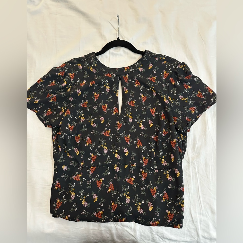 Abercrombie & Fitch key hole tie back blouse